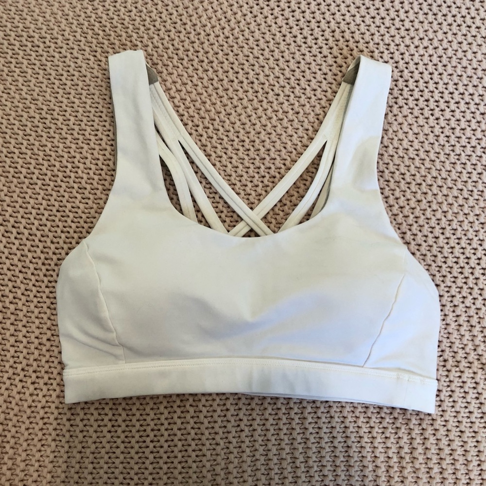 NWOT lululemon white free to be serene bra